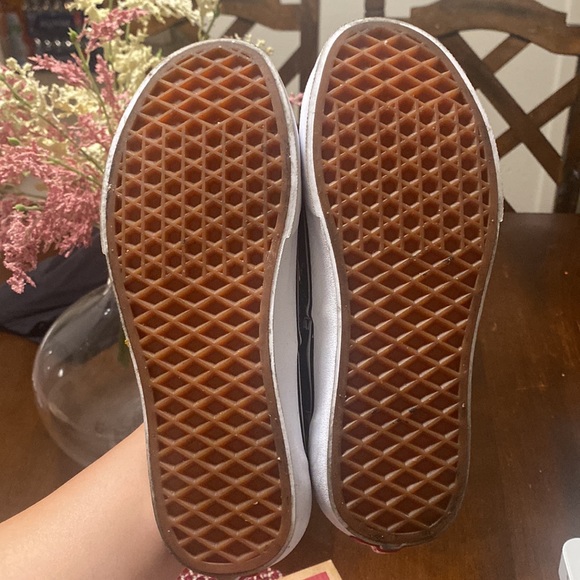 Vans - Picture 3 of 4